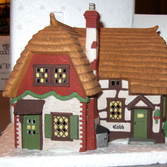 Dickens' Village Portobello Road Thatched Cottages - Picture 4 of 7